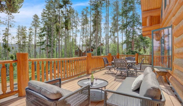 The Grand Timberglass Lodge | Tipi | Hot Tub
