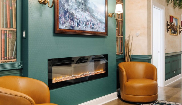 The Grand Vic: Large 5BD/3BA Home +Garagen