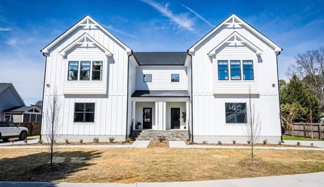 “The Grande” 8 BR/8BA Downtown Apex, 2 Game Rooms!