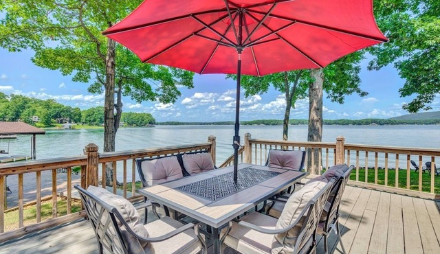 The Grandview Lodge, Oasis at Smith Mountain Lake!