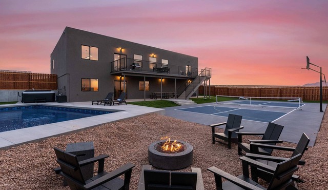 [The Grandview] Pool, Pickleball, Hot Tub, Views
