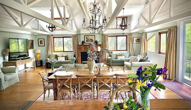 The Grange Berrima - The Ultimate Rural Retreat. Sleeps up to 13.