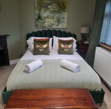 The Grantchester - Charming 20th Century Home