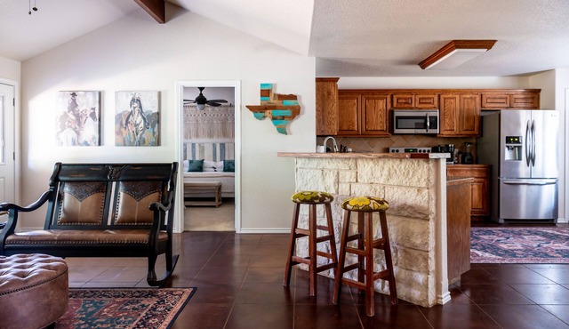 The Gravel Road Ranch - 4bd2ba - Liberty Hill - 5 Acres - King Suite -Sleeps 9+