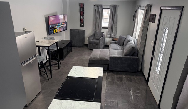 The Gray Getaway Cozy 1-bed apartment in Michigan City <7m to Lake Michigan