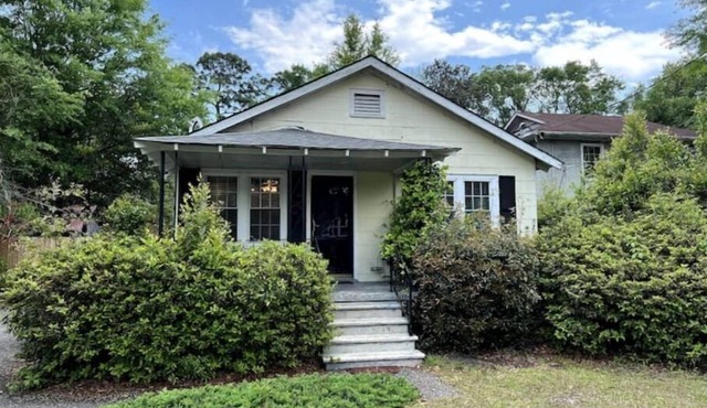 The Grayson~Park Circle Home with HUGE Yard~15 min to Downtown Charleston