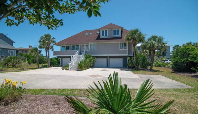 The Great Escape 6 bedroom Updated Oceanfront home in Debordieu
