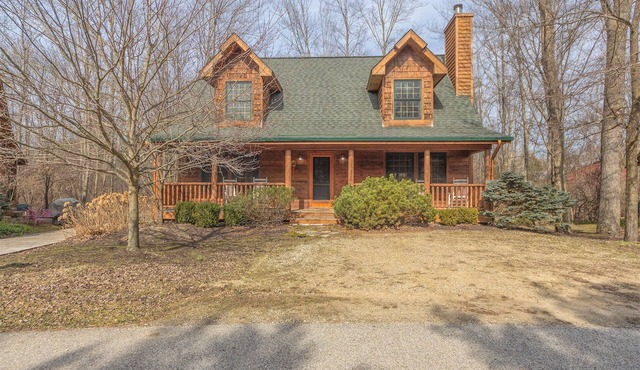 The Great Escape - Cabin with shared pool access and Goshorn Lake access