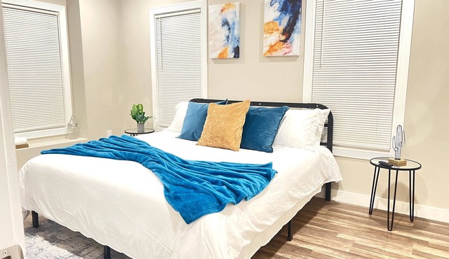 The Great Escape with Movie Room near SU!