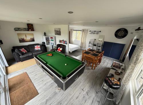 The Green Bus and the lodge