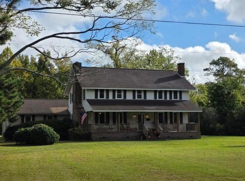 The Green Duck Lodge at Fort Landing in Alligator