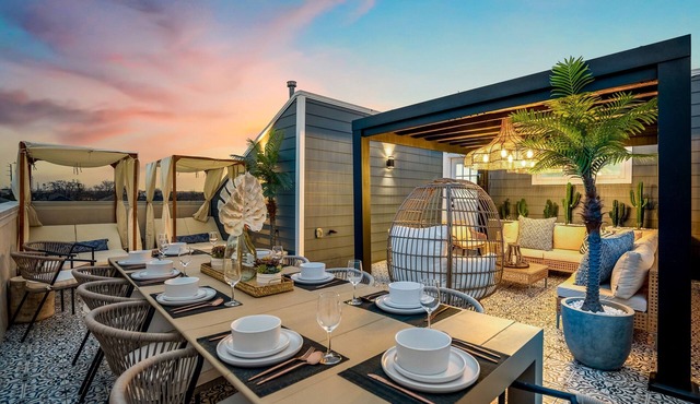 The Green Haus Luxxe Cabana Rooftop Retreat
