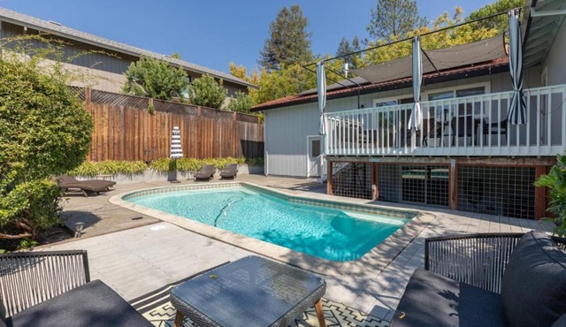 The Green House by AvantStay Spacious Entertainers Home Close to Wineries Pool Fitness Room