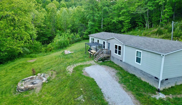 The Green House/Red River Gorge/WiFi/Private/Cliff Views/Peaceful
