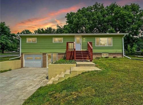 The Green House! Sleeps 12