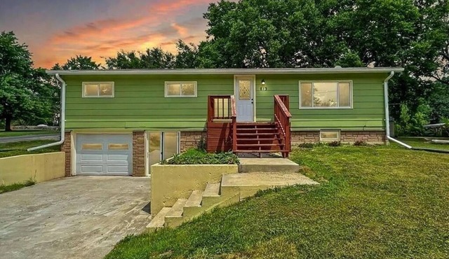 The Green House! Sleeps 12