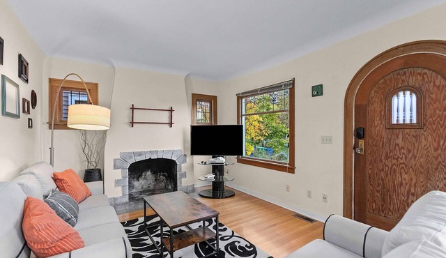 The Green Lake Firefly Lodge