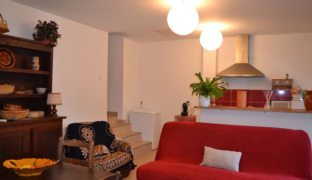 The Green Nest in Saint Sulpice sur Célé welcomes you with your dog