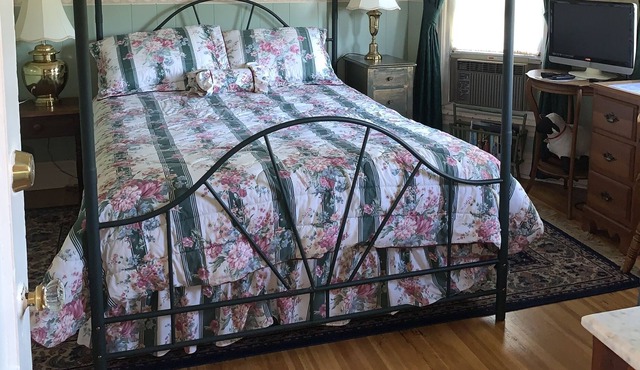 The Green Room at The Victorian