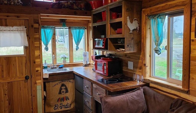 The Green Tiny Home On The Farm, Buckley, WA