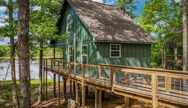 The Green Treehouse at Little River Treehouses