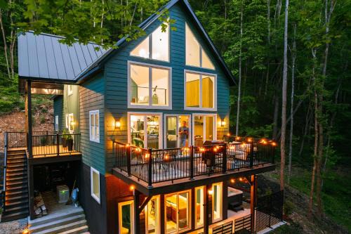 The Greenhouse with Indoor Slide close to Hocking Hills