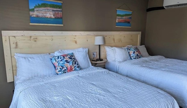 The Greenland Motel - Room No.4