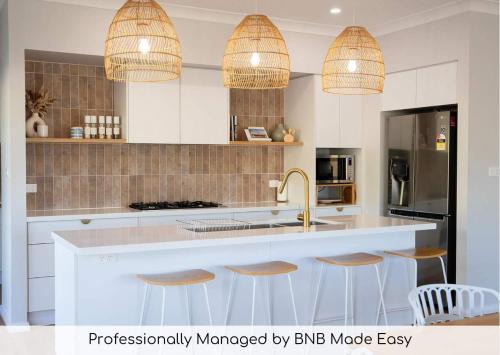 The Greenview - Contemporary Village Retreat