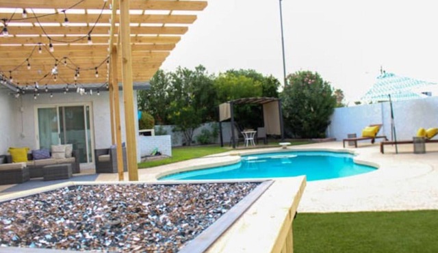 The Greenway - Newly Renovated Whole House