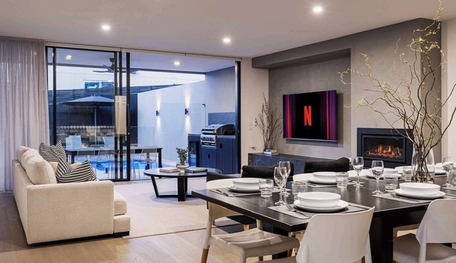 The Grey House | Luxe Entertainer with Heated Pool