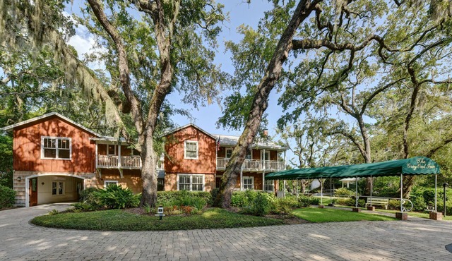 The Grey Owl Inn