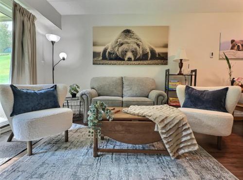 The Grizz AC Pool Sauna Gym Near Resort