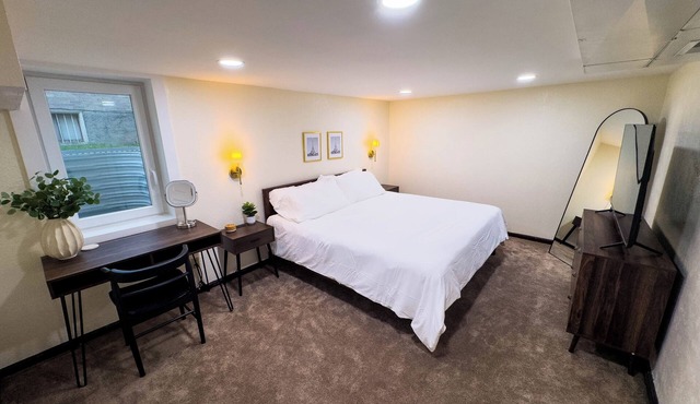 The Grove at Clay House - Charming 1BR Apartment in Denver's Sunnyside