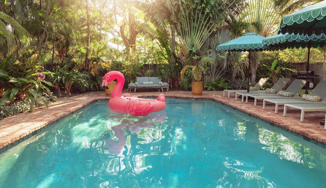 The Grove Club: Palm Beach elegance, heated pool