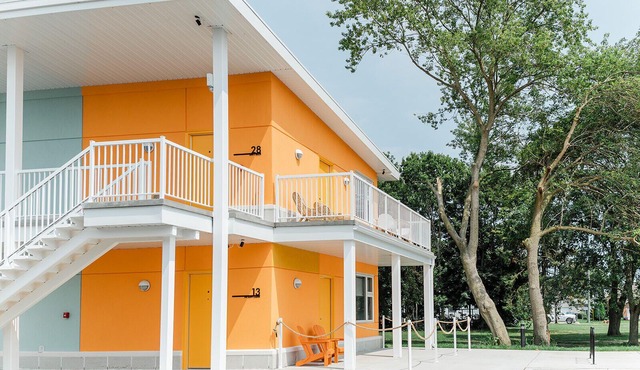 The Grove Motel