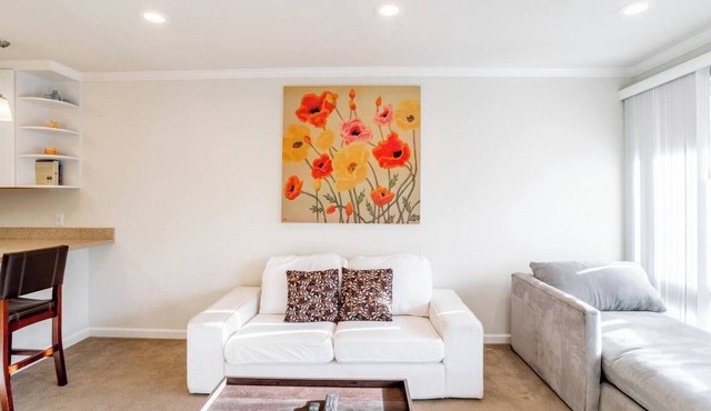 The Grove- Parking, Gym and BBQ grill