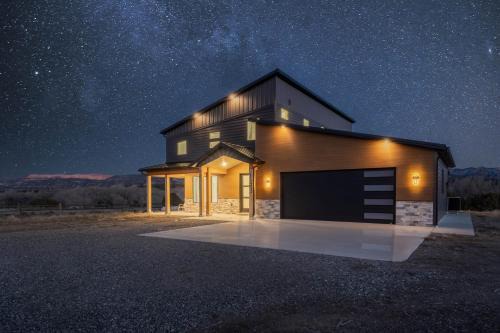 The Grove-River Cabin -Hot Tub- Family Home Near Bryce & Zion