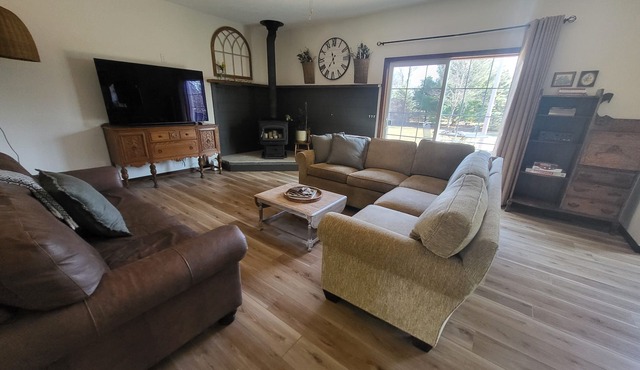 The Groveland Guesthouse on 3 acres