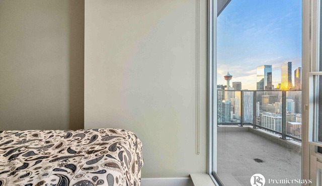 The Guardian 35th| Pet Friendly | Heated Parking