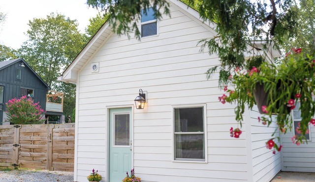 The Guest House at 5th & Carter