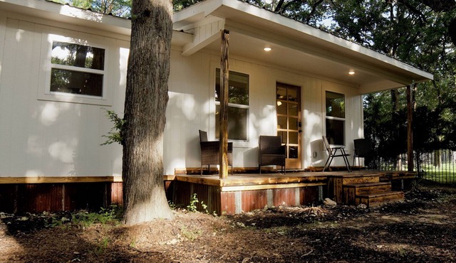 THE GUEST HOUSE AT EAGLE MOUNTAIN LAKE