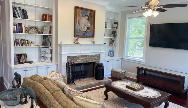 The Guest House At The Historic River Road Oaks in Metro New Orleans