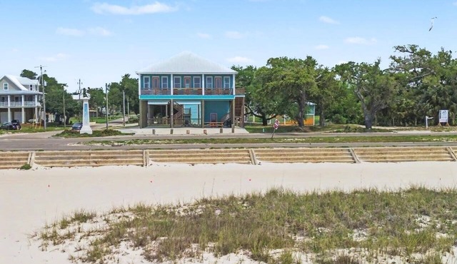 The Gulf Pearl - Beach House