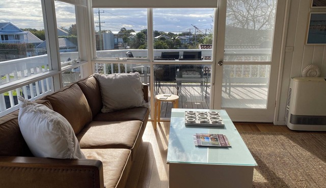 The Gulls Dromana Beach House with a View, WiFi and Dog Friendly.