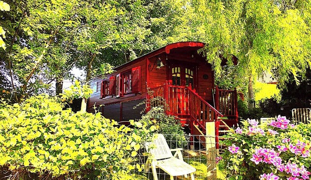 The Gypsy Caravan 5 miles from Arras