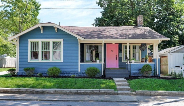 The Gypsy INN Hot Tub Downtown Franklin