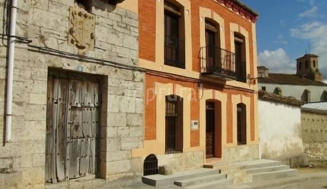 THE HOUSE OF THE COMMUNEROS