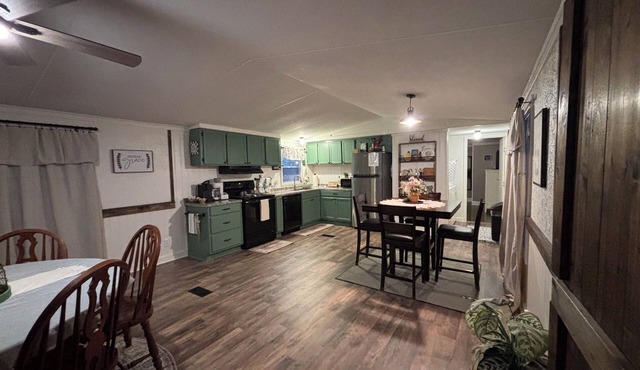 The Hacienda~ A Simple Home~5 minutes from Lake Texoma!
