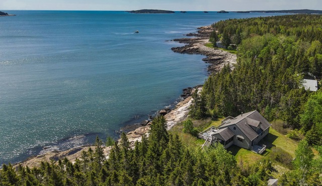 "The Hall House" - Waterfront 3-bed plus loft, Sleeps 8