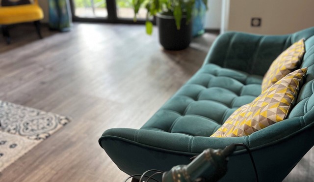 The Halts of the Left Bank